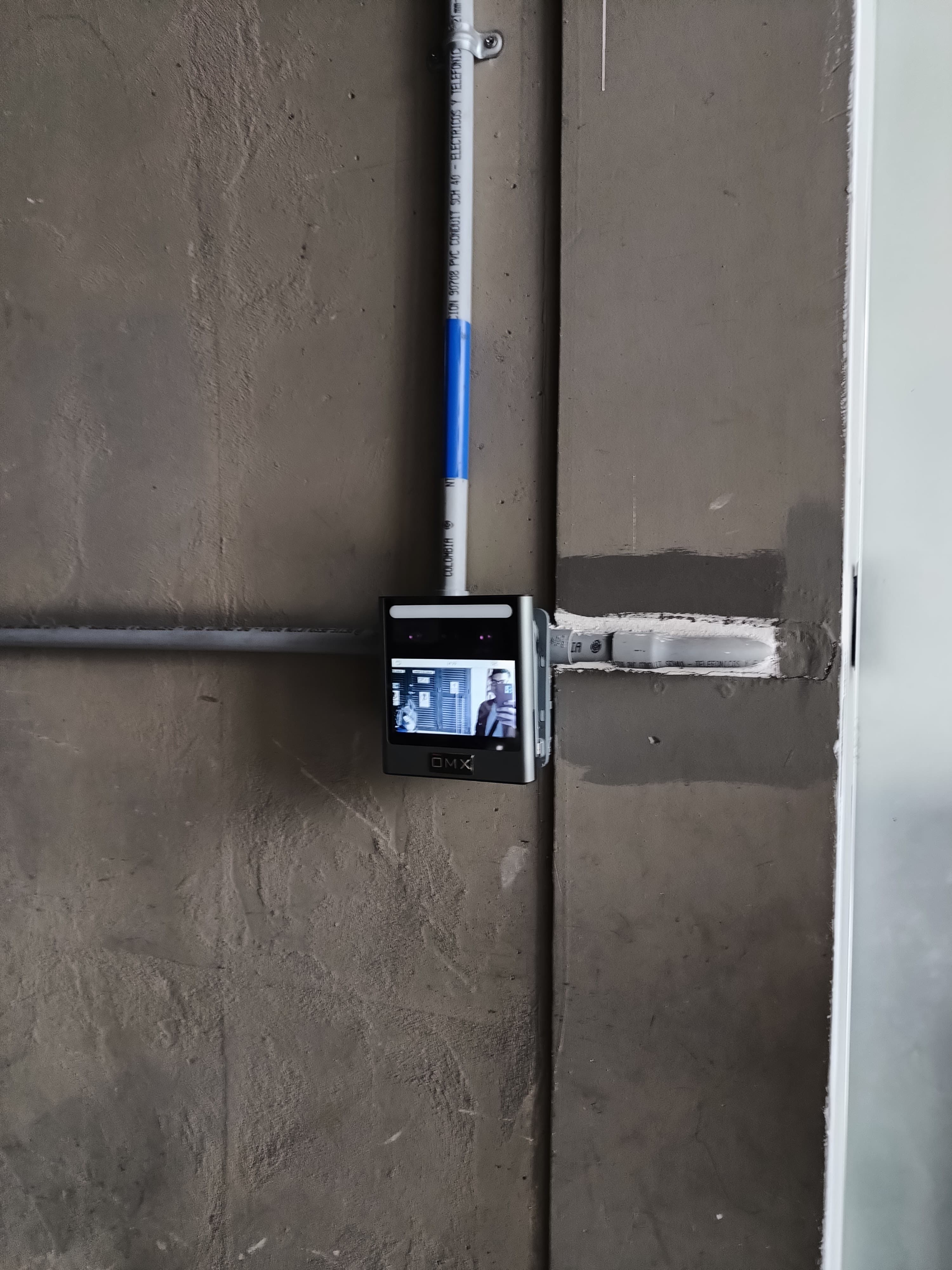Instalación de sistemas de control de acceso biométrico en Bogotá